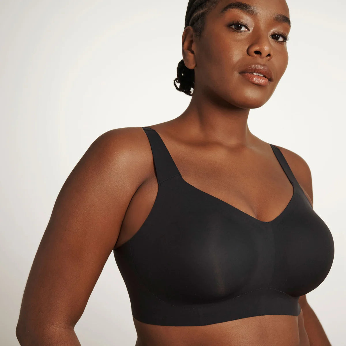 Beyond Bra - Evelyn Bobbie