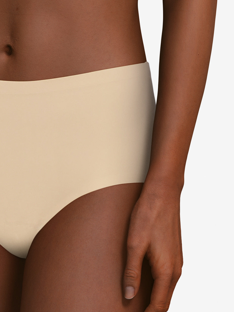 Softstretch Plus One Size Hipster In Ultra Nude - Chantelle - BraTopia