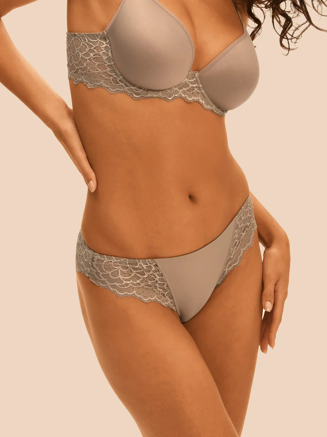 Caresse Thong In Grege - Simone Perele