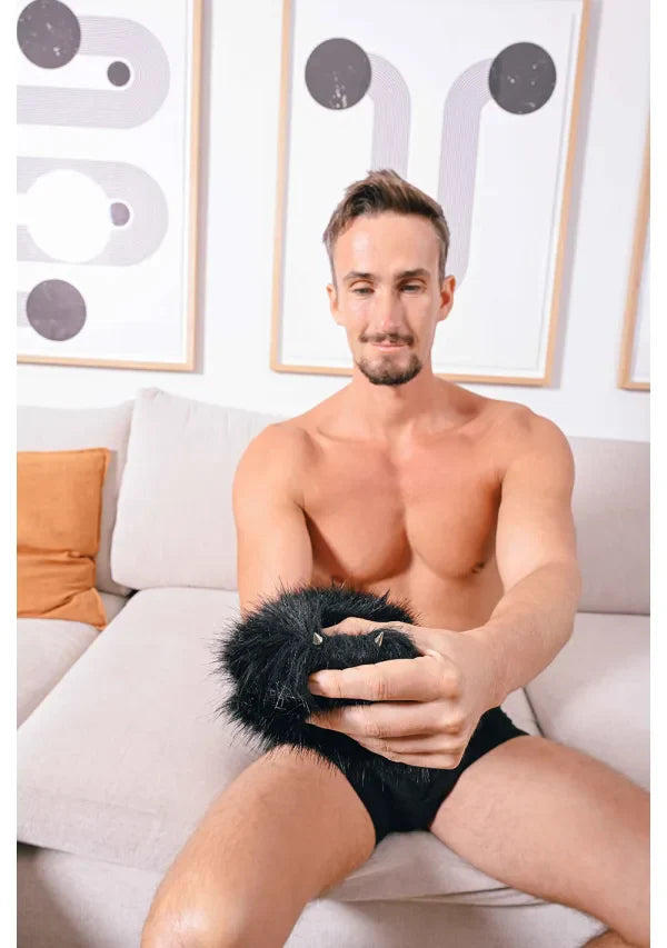 Spiked Sensory Mitt In Black - Sportsheets - BraTopia