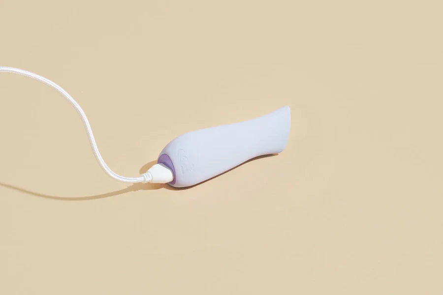 Kip Waterproof Ergonomic Clitoral Vibrator in Lavender - Dame