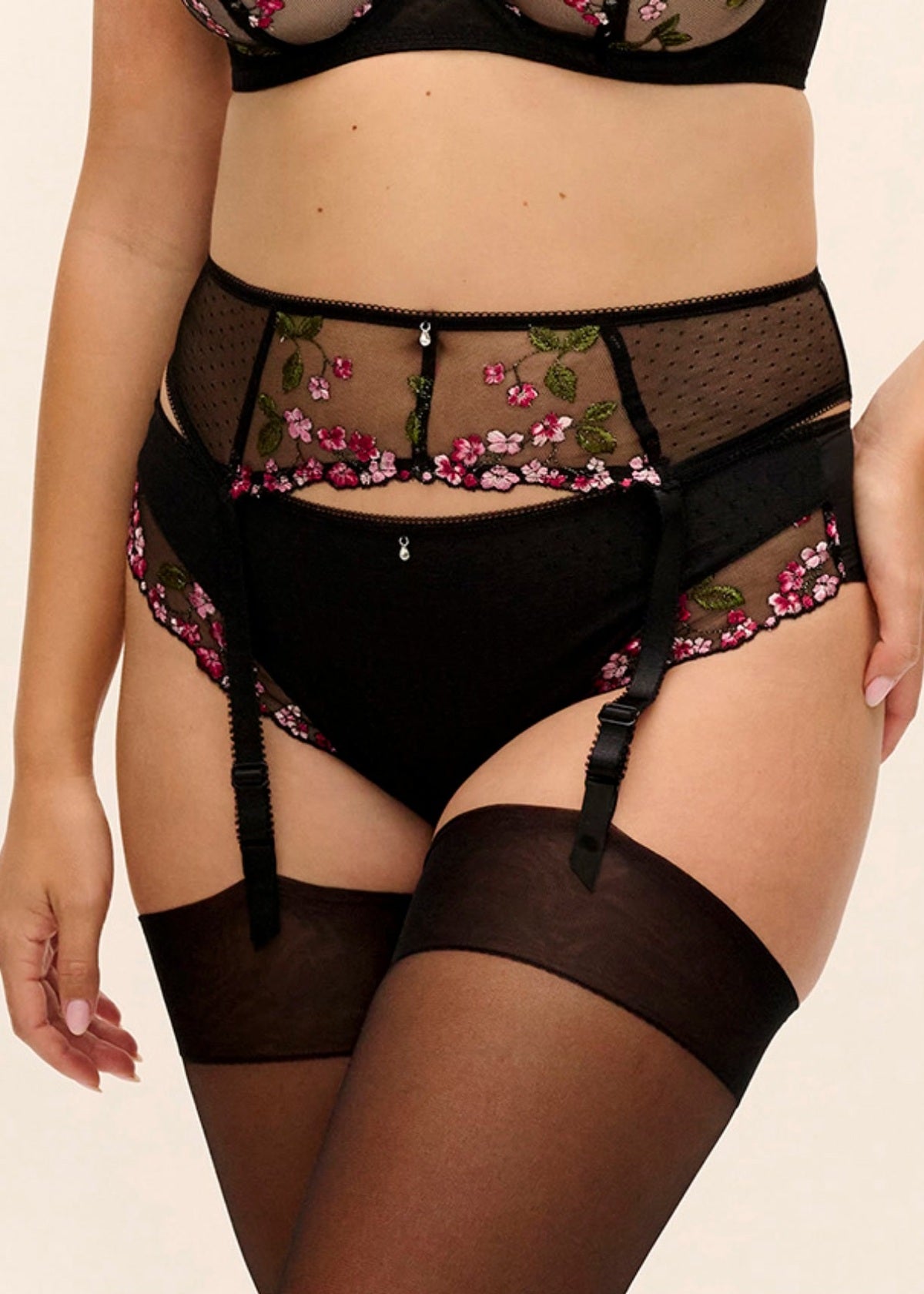 Eliyse Suspender In Black - Fantasie