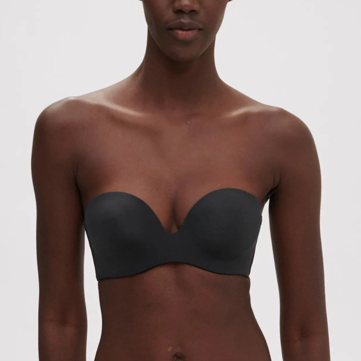 Bra with removable straps 2025