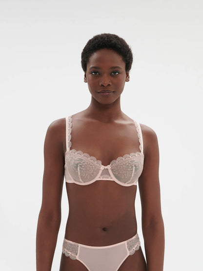 Singuliere Half Cup Bra In Petal Powder - Simone Perele