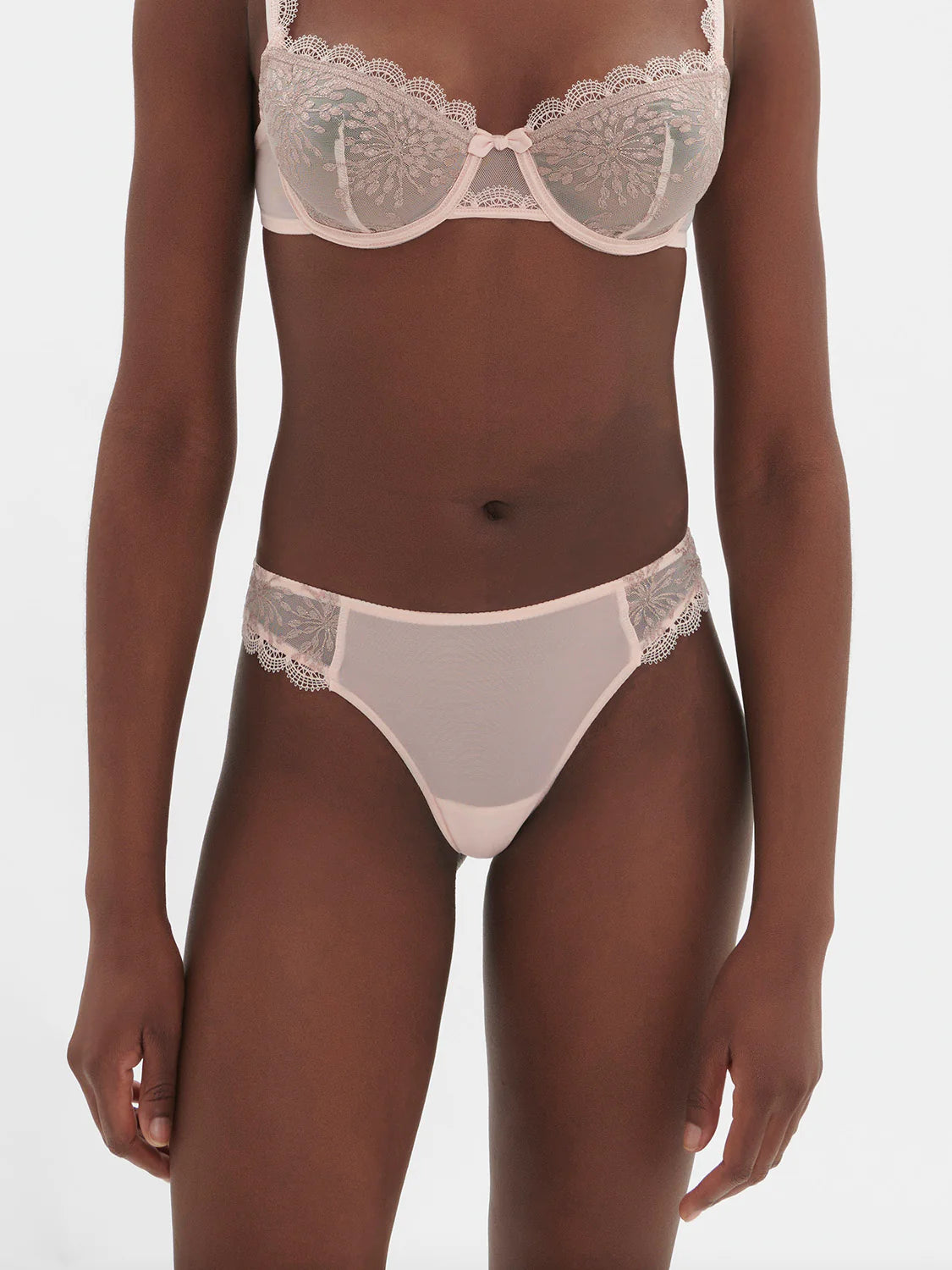 Singuliere Thong In Petal Powder - Simone Perele