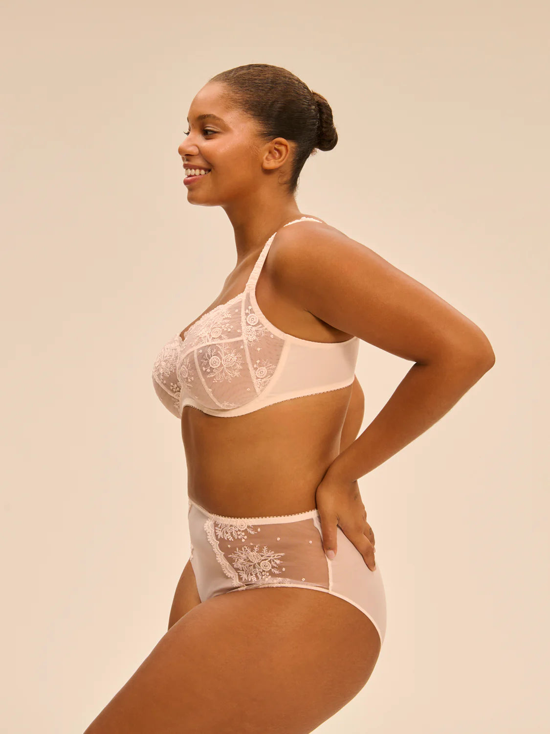 Intrigue Full Cup Support Bra In Sakura Pink - Simone Perele
