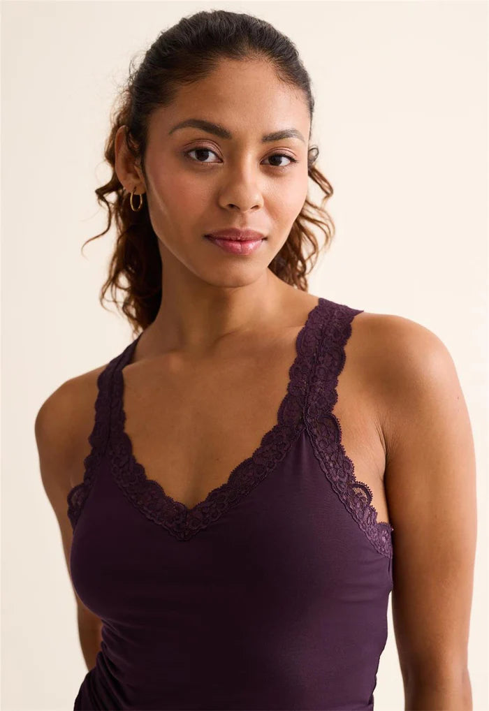 Iconic Cami With Shelf Bra In Vino - Fleurt
