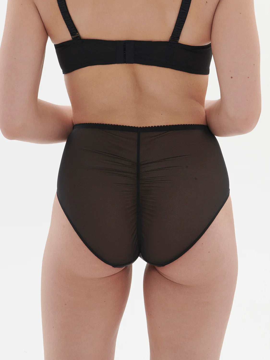 Intrigue Retro Brief - Simone Perele