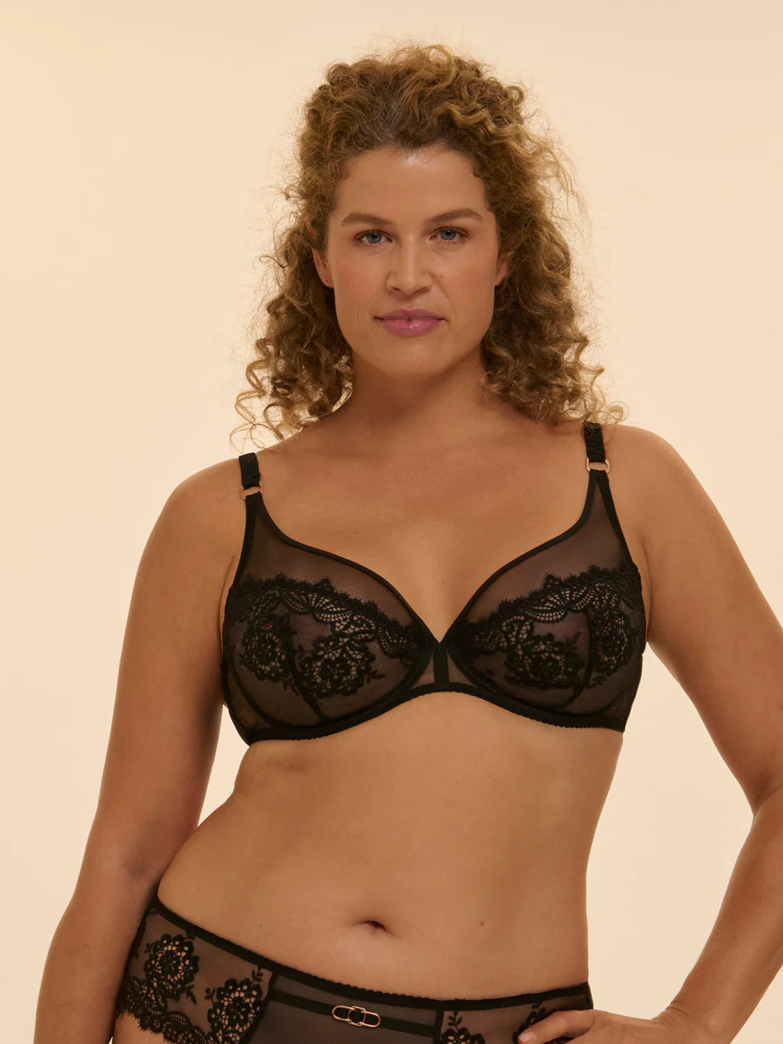 Idole Full Cup Plunge Bra in Black - Simone Perele