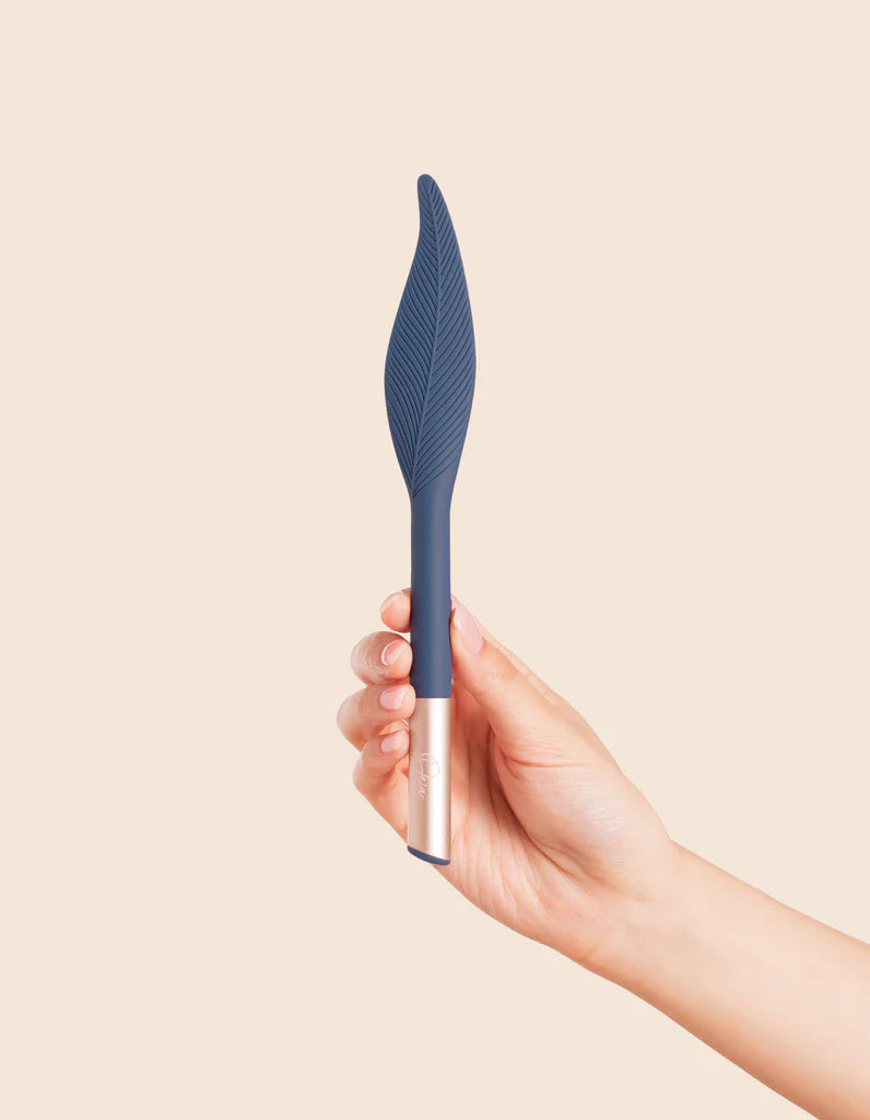 The Feather Vibrating Tickler In Blue - Deia