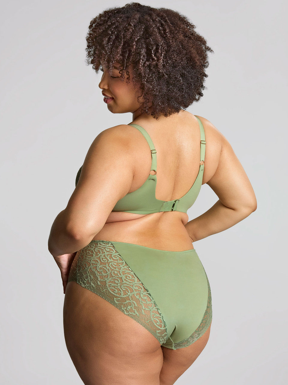 Estel Full Cup In Sage - Sculptresse