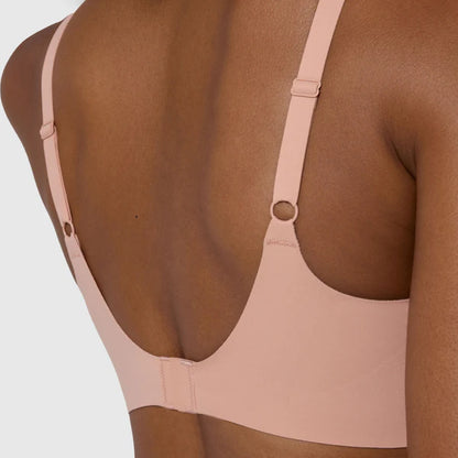 Beyond Bra - Evelyn Bobbie