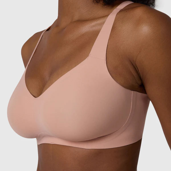 Beyond Bra - Evelyn Bobbie