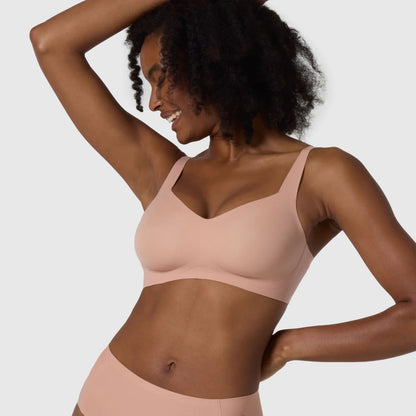 Beyond Bra - Evelyn Bobbie