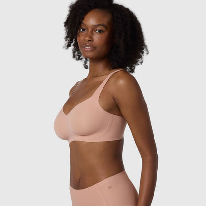 Beyond Bra - Evelyn Bobbie