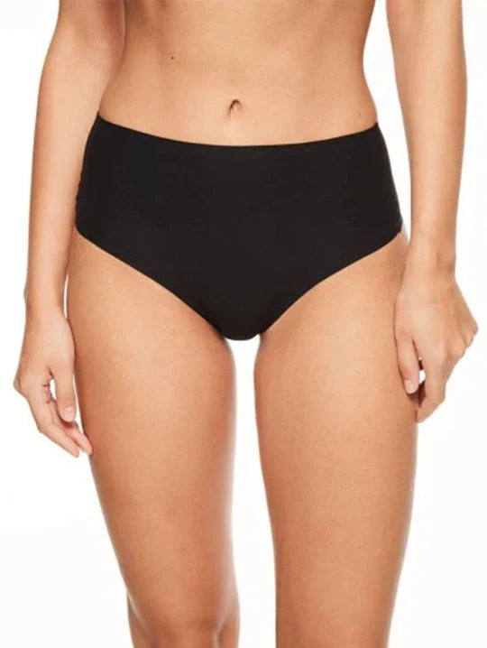 Softstretch Seamless Retro Thong in Black - Chantelle
