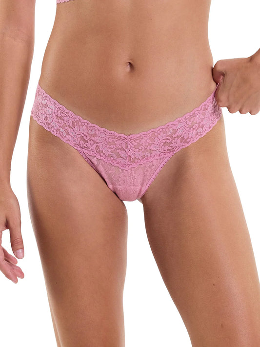 Low Rise Signature Lace Thong In Tea Cake - Hanky Panky