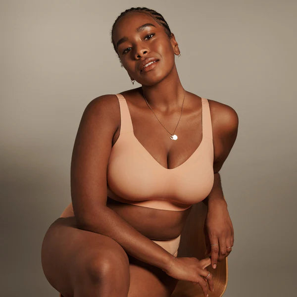 Beyond Bra - Evelyn Bobbie