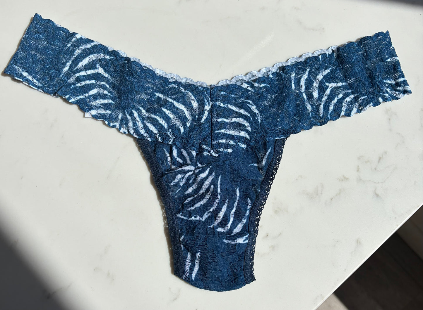 Low Rise Signature Lace Thong in Multi Color Print - Hanky Panky