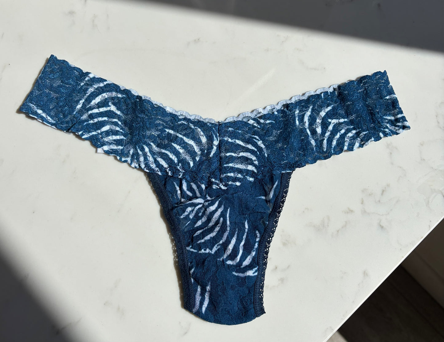 Low Rise Signature Lace Thong in Multi Color Print - Hanky Panky