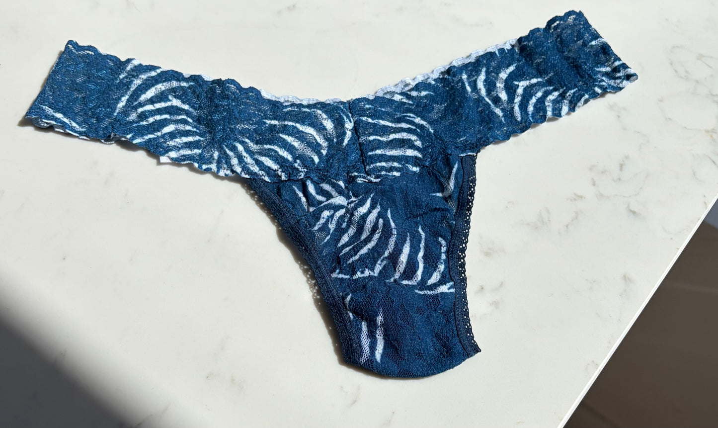 Low Rise Signature Lace Thong in Multi Color Print - Hanky Panky