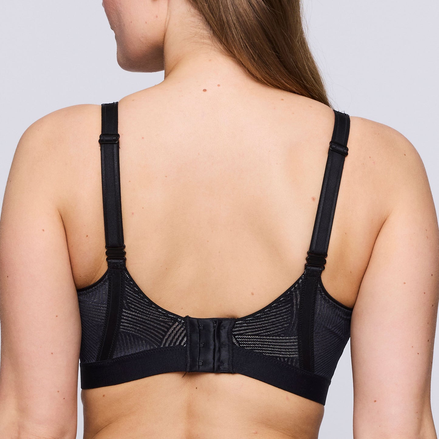 The Game Wired Sports Bra In Black - Prima Donna