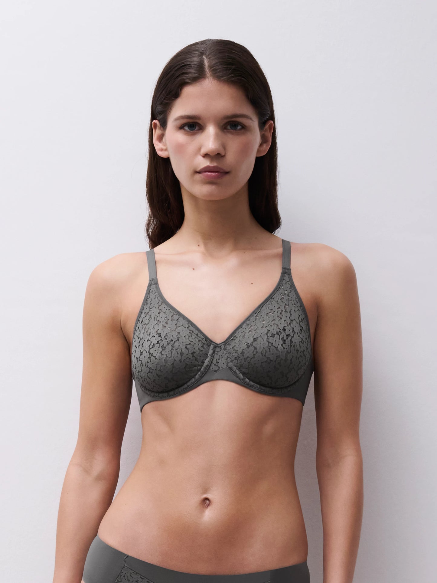 Norah Comfort Flex Fit Full Cup Bra In Vert Argile - Chantelle