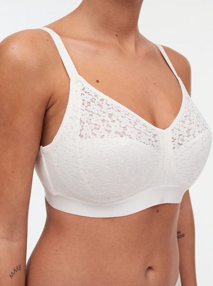 Norah Comfort Lace Wireless Bra In Talc - Chantelle