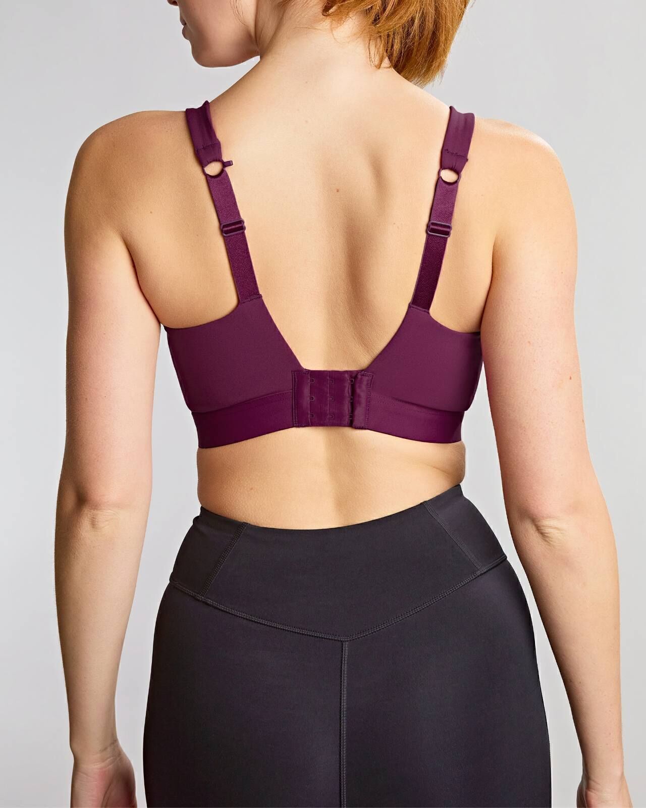 Endurance Non Padded Sports Wired Bra In Berry/Chalk - Panache