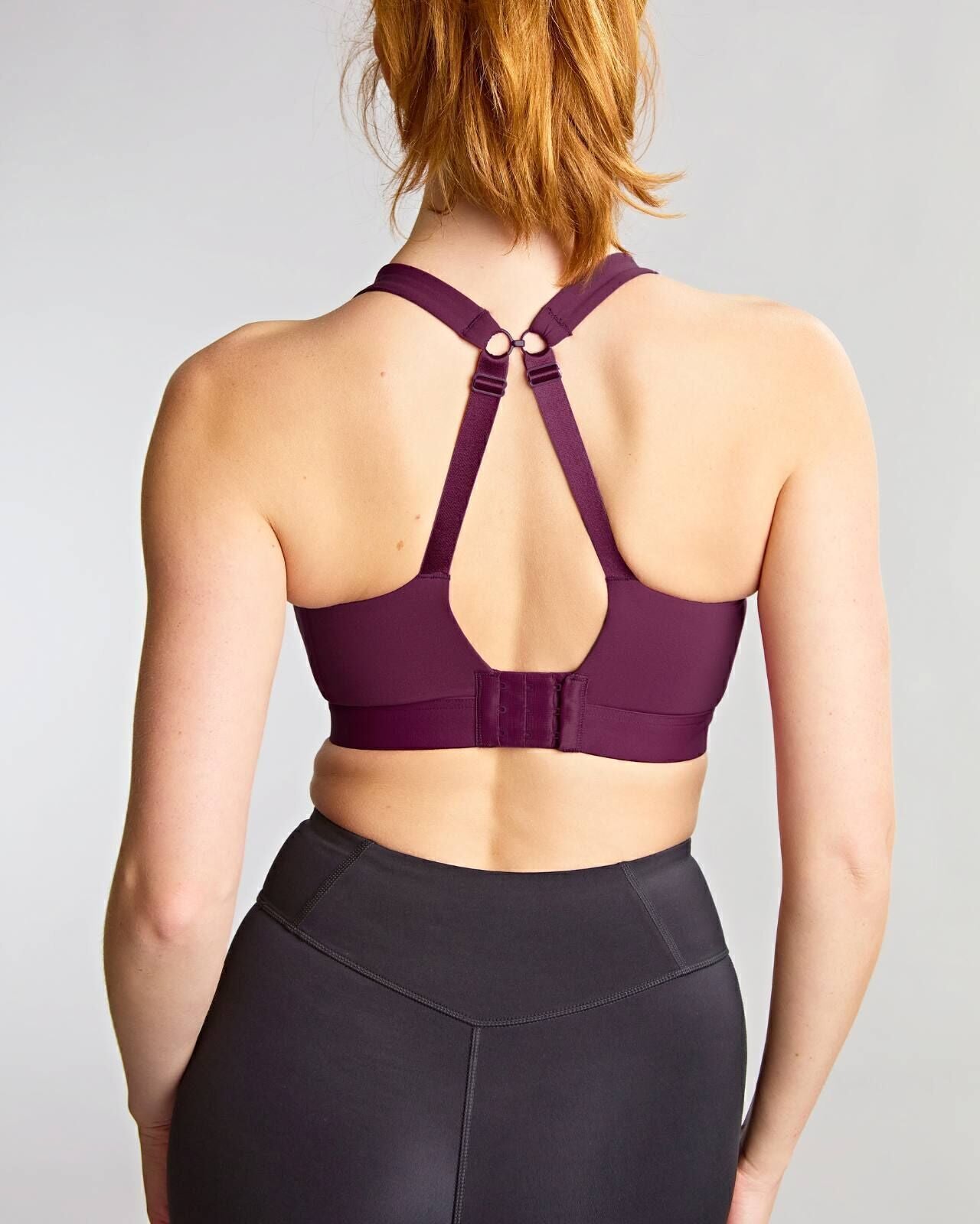 Endurance Non Padded Sports Wired Bra In Berry/Chalk - Panache