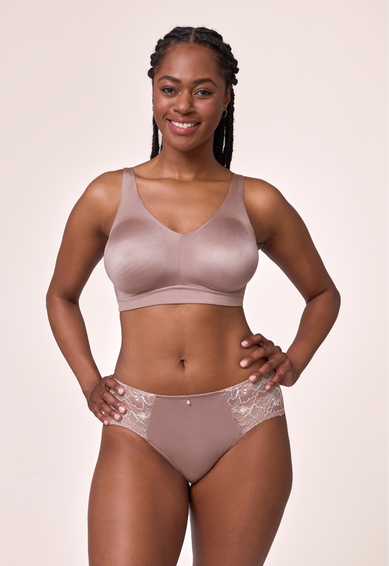 Thong In Moonshell & Chantilly - Montelle
