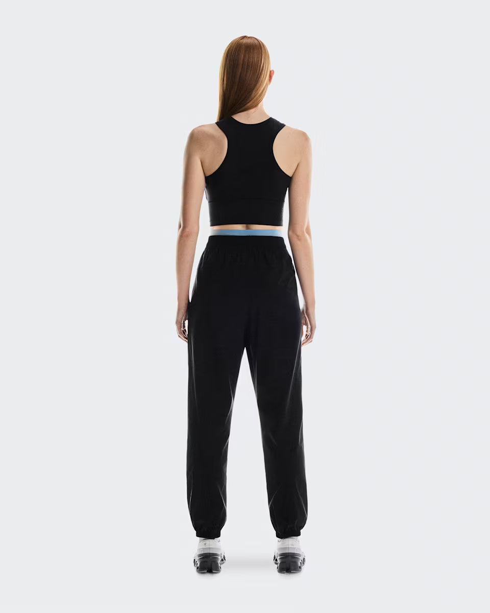 Studio Crop in Black