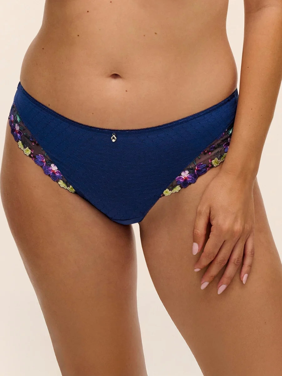 Marie Thong In Sapphire - Fantasie