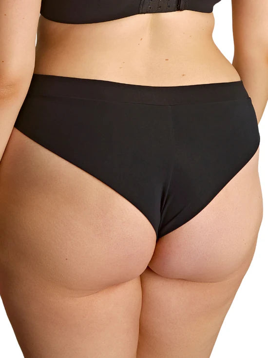 Muse Brazilian in Black - Sculptresse