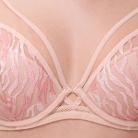 Electra Plunge T-Shirt Bra In Nude Camaieu - Chantelle