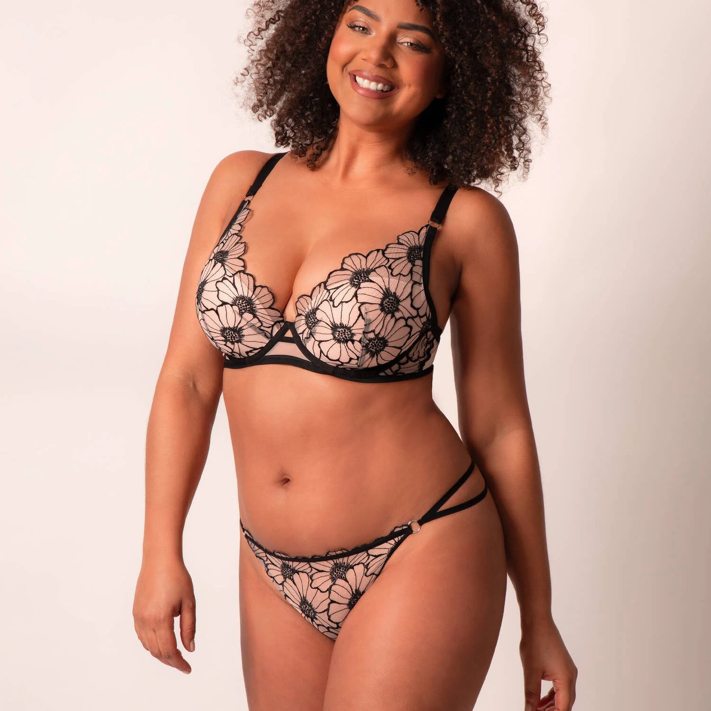 Lush Thong In Black - Chantelle Pulp