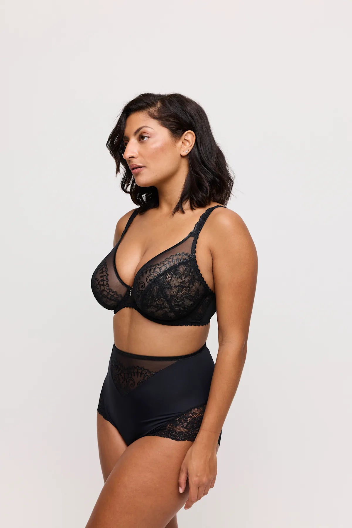 Shimla Plunge Bra In Black - Prima Donna