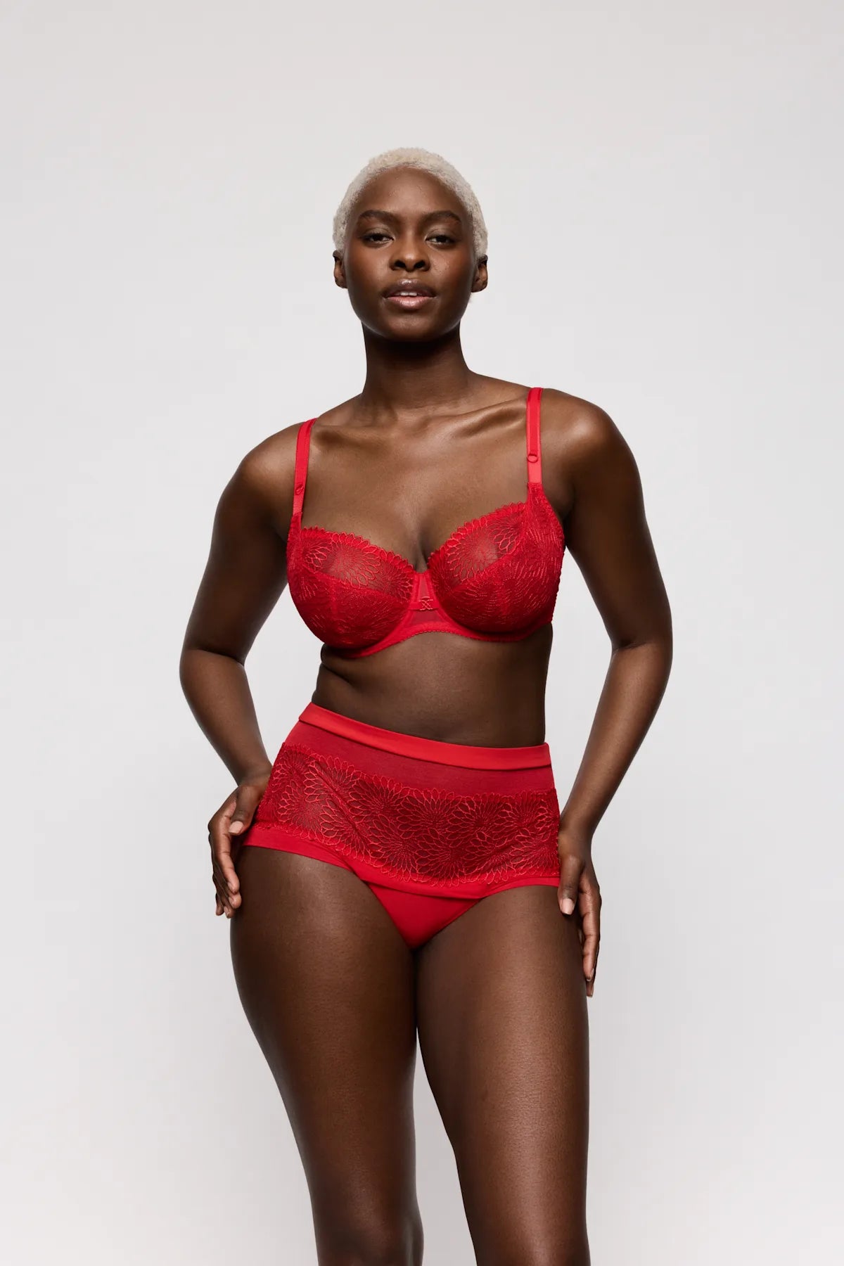 Sophora Hotpant In True Red - Prima Donna