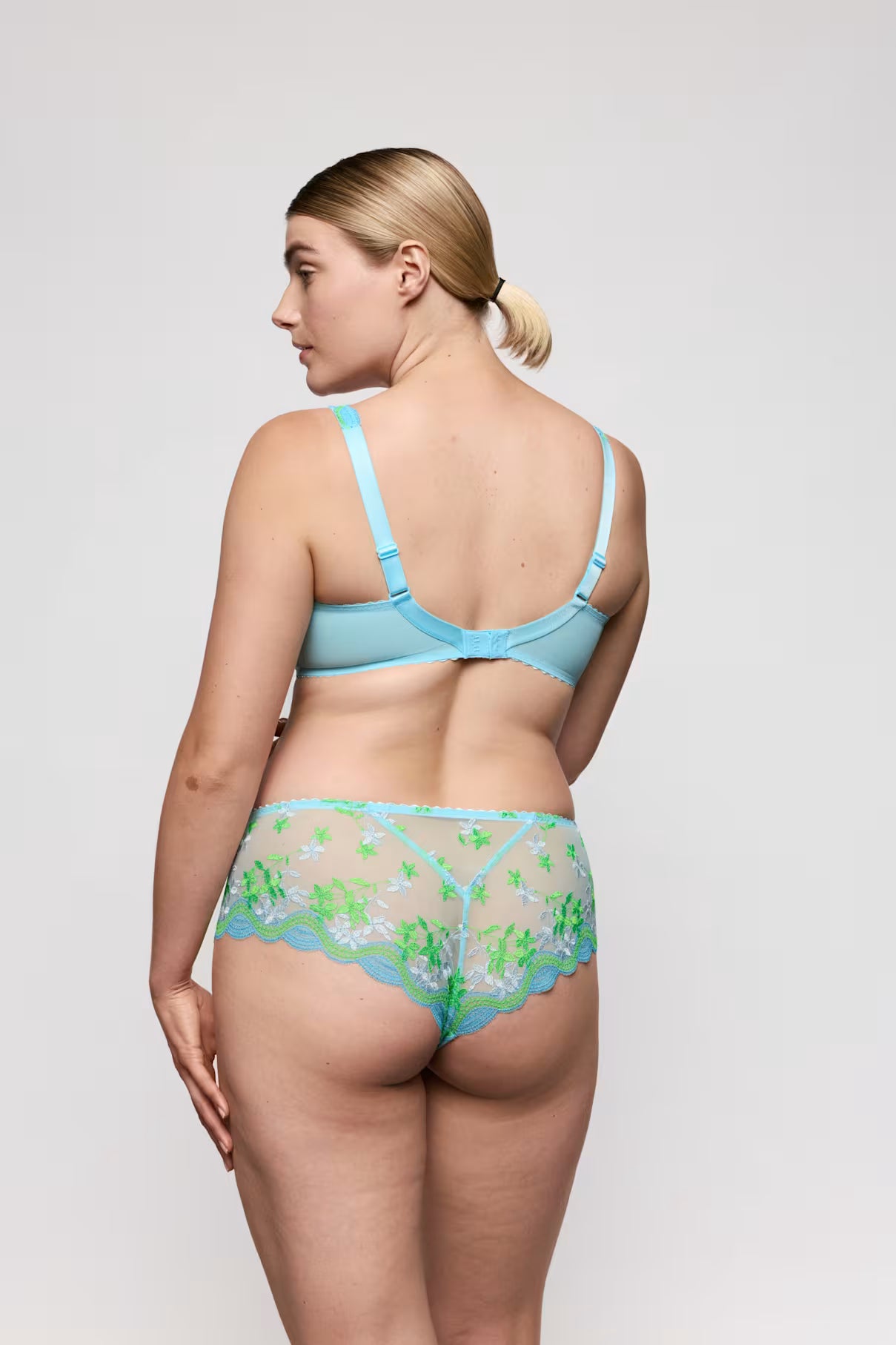 Cala Luna Luxury Thong in Ice Cream - Prima Donna