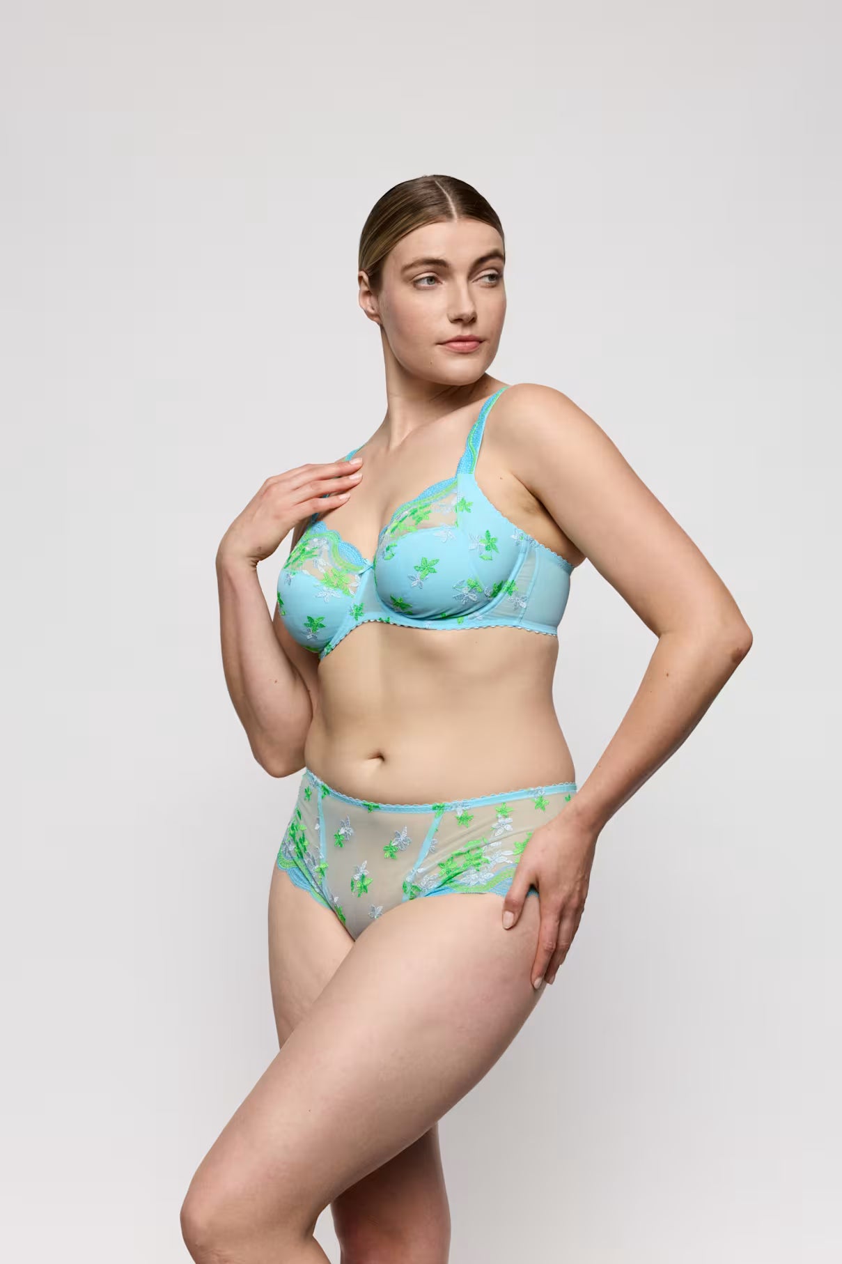 Cala Luna Luxury Thong in Ice Cream - Prima Donna