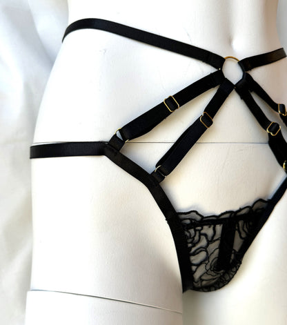 Tanga taille haute à bretelles et dos nu Rosalie en noir - House of Desire