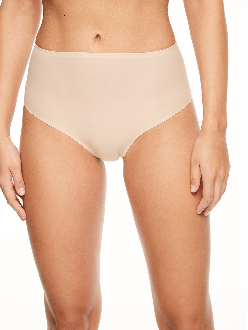 Softstretch Seamless Retro Thong in Ultra Nude - Chantelle