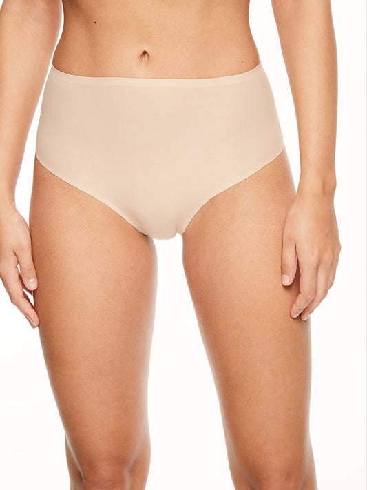 Softstretch Seamless Retro Thong in Ultra Nude - Chantelle