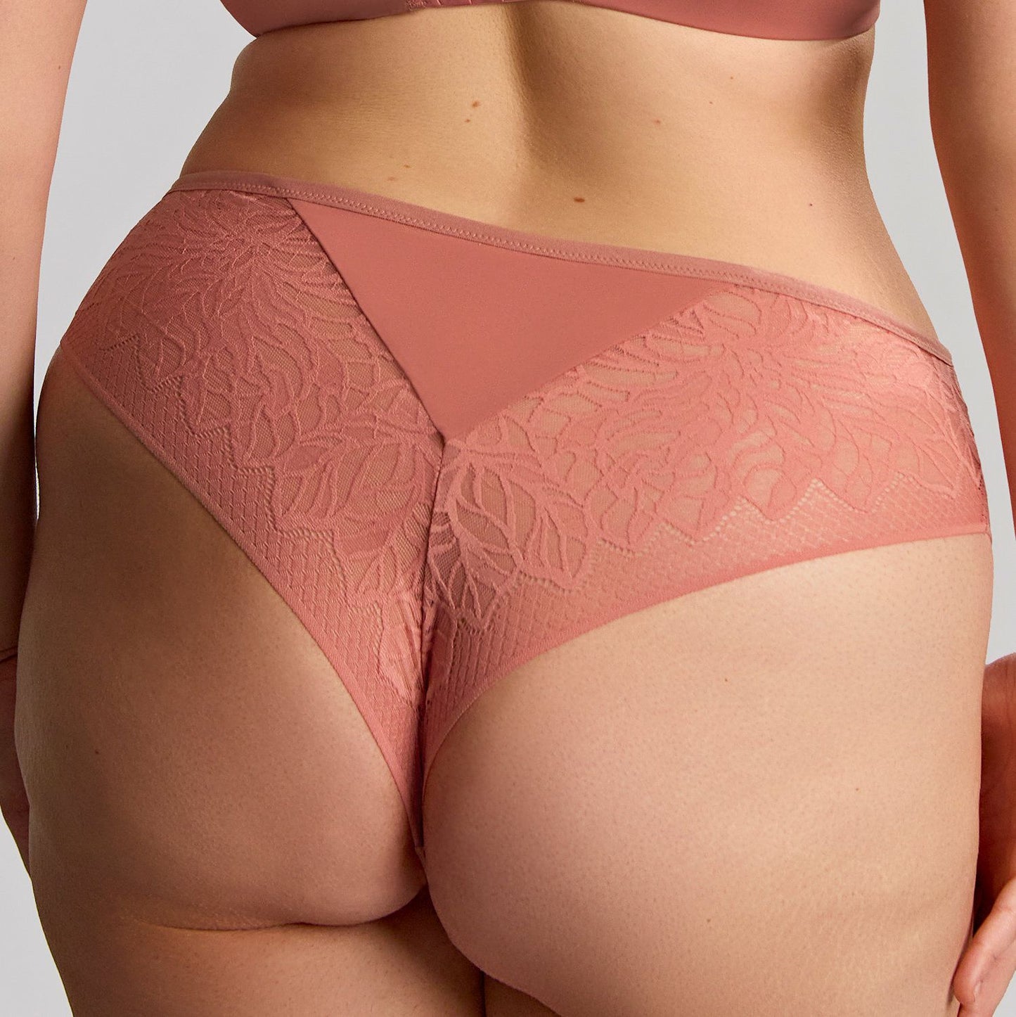 Sophia Brazilian In Sienna - Sculptresse