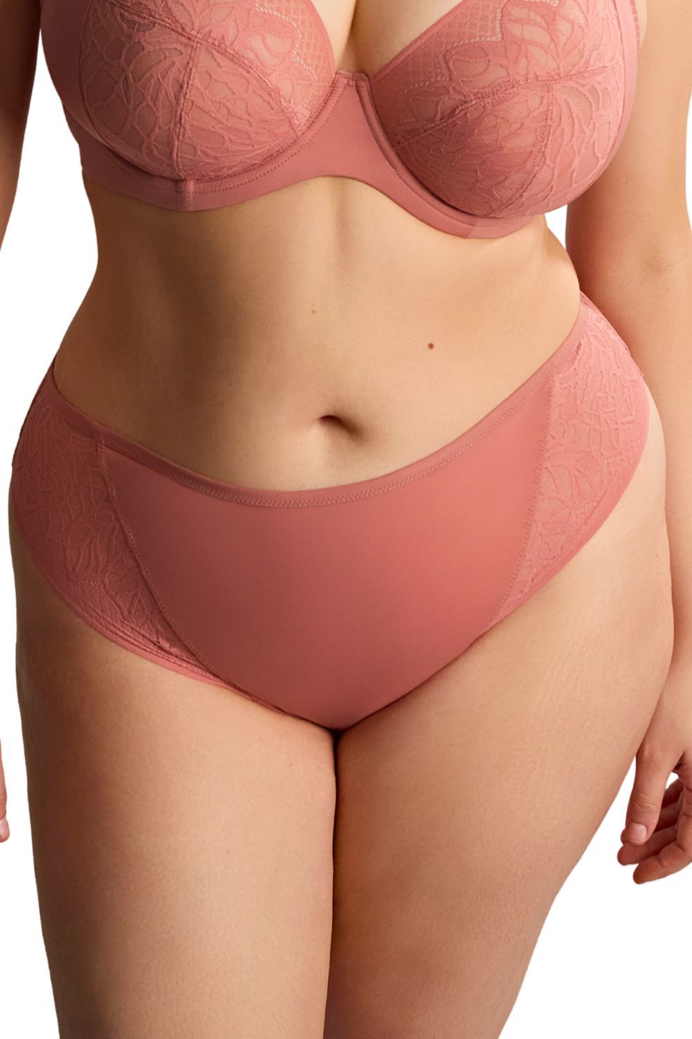 Sophia Brazilian In Sienna - Sculptresse