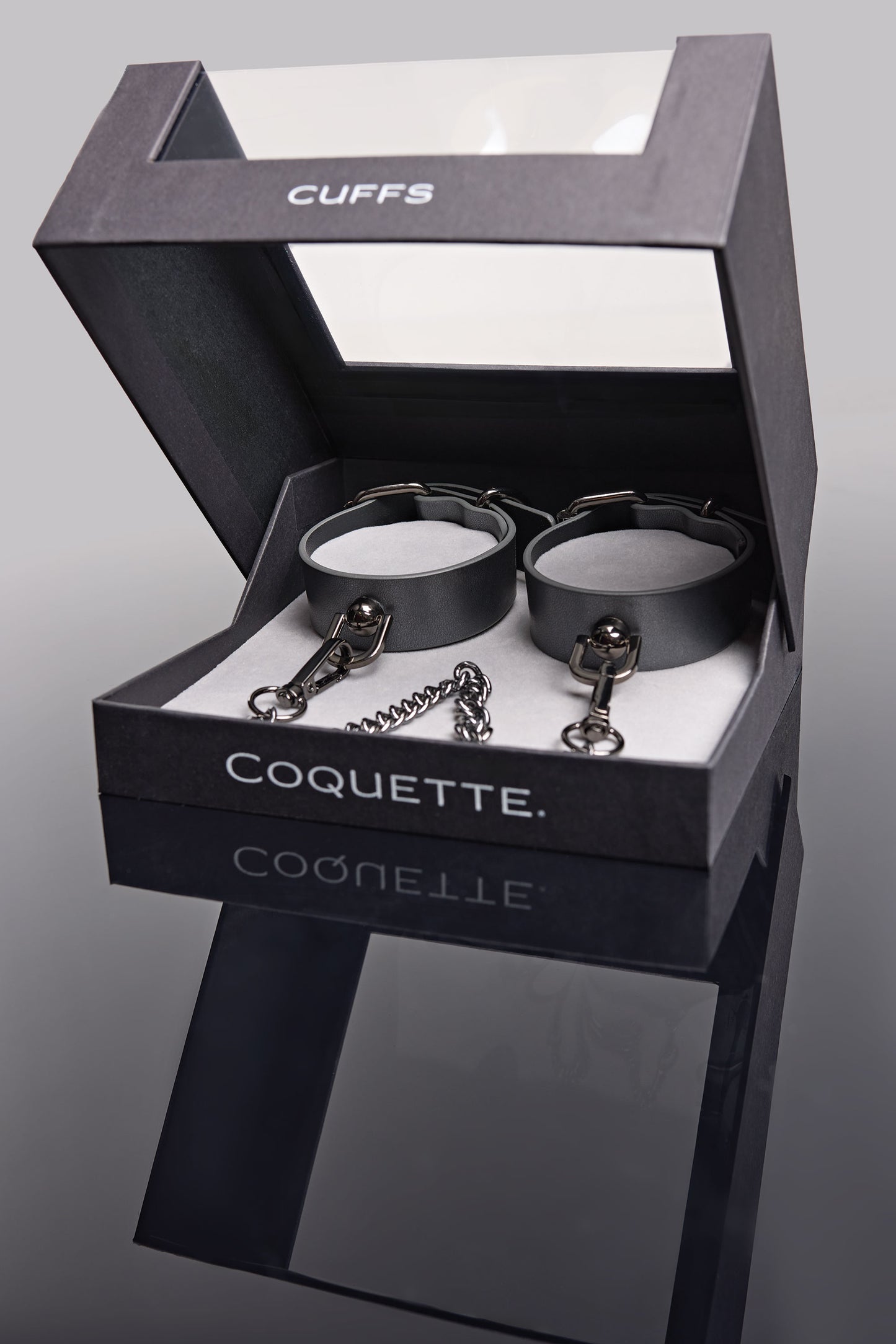 Chain-Link Cuffs In Grey - Coquette