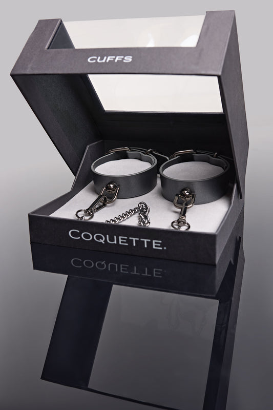 Chain-Link Cuffs In Grey - Coquette