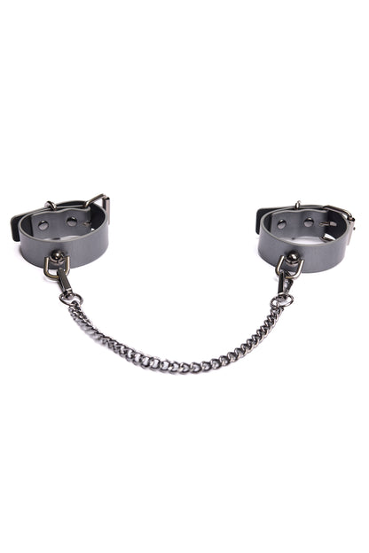 Chain-Link Cuffs In Grey - Coquette