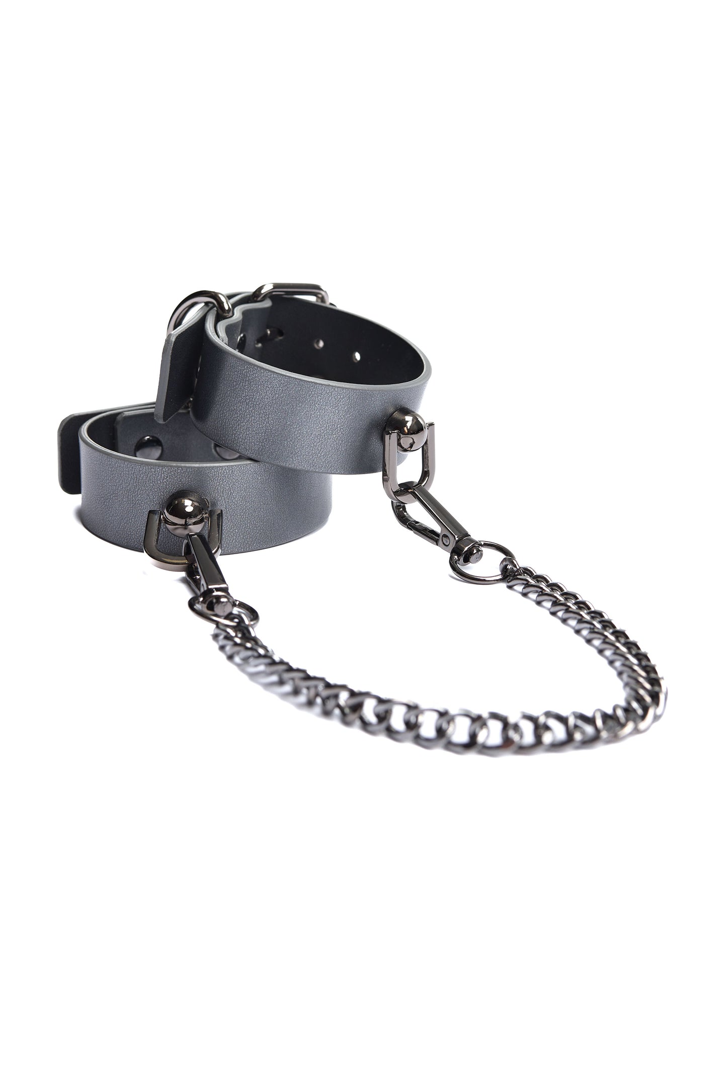 Chain-Link Cuffs In Grey - Coquette