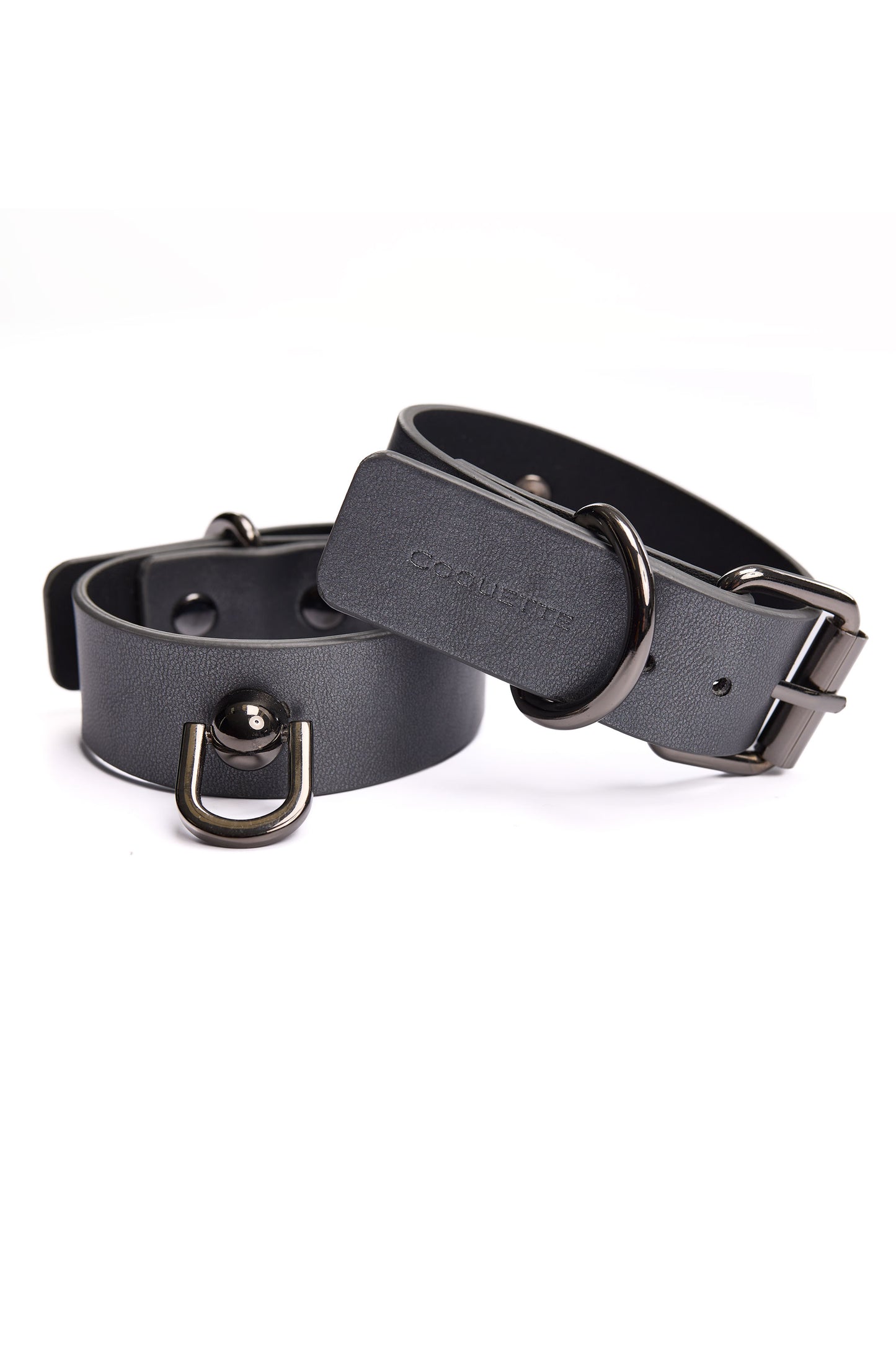 Chain-Link Cuffs In Grey - Coquette